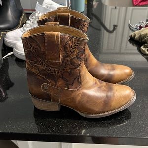 Women’s Leather Boots